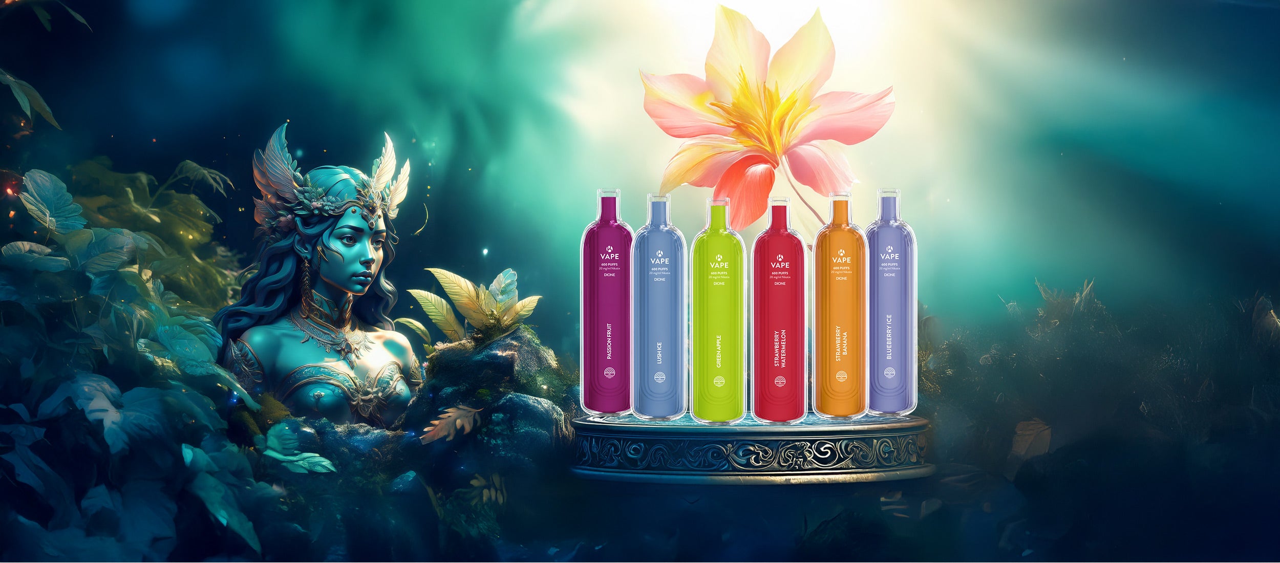 Farbenfrohe DIONE E-Zigaretten auf verziertem Podest vor mystischem, leuchtendem Hintergrund mit großer Blüte. Links im Bild eine fantasievolle Elfenfigur mit Flügelkrone in einem dichten, magischen Wald.